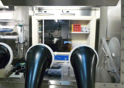 Sterilizer and incubator for Glove Boxes