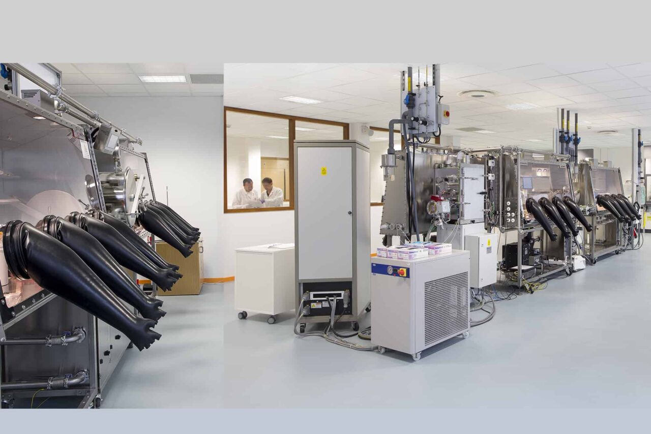 Laboratory Glove Boxes and Isolators