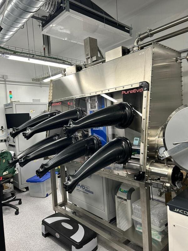 Plutonium or Tritium Handling in Gloveboxes