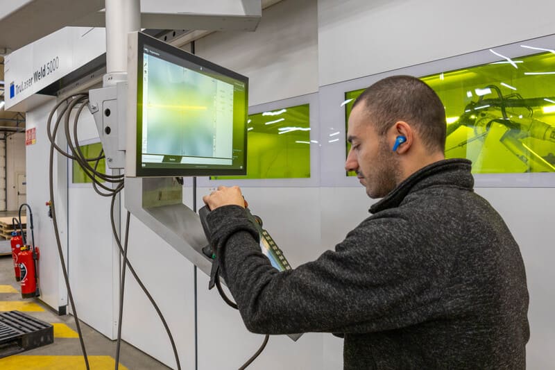 Nuclear Process Integration in Glovebox